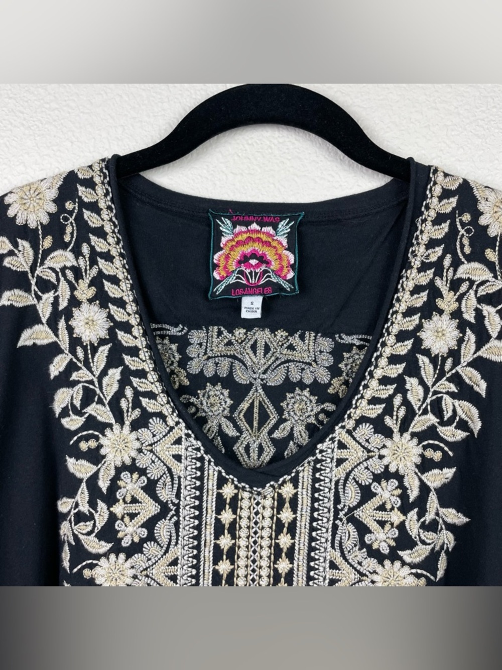 Johnny Was Women's Small Black Short Sleeve Embroidered V-Neck Tunic Top Boho - Picture 2 of 16